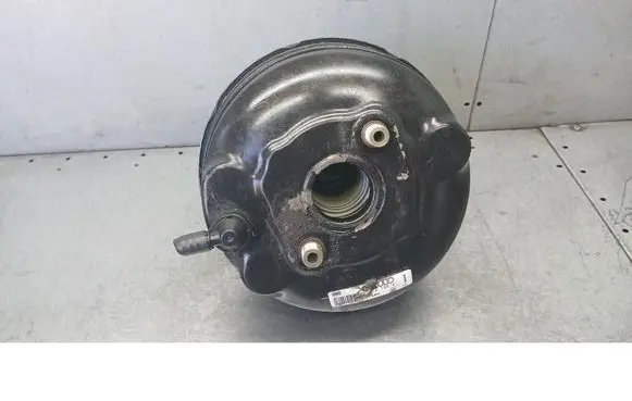 Volkswagen PASSAT B5.5 Brake booster 8E0612105J