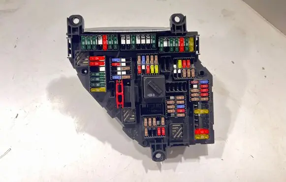 BMW 6 F06 Gran coupe Fuse module 9264923