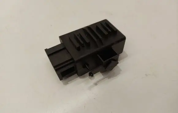 Skoda Octavia Mk2 (1Z) Seat heating relay 1Z0959772C