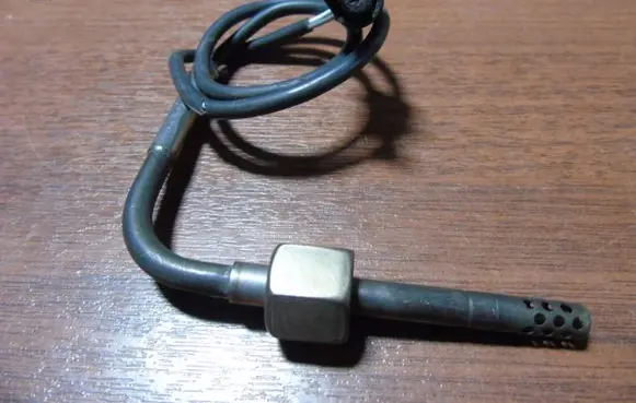 Mercedes-Benz Vito Viano W638 Exhaust gas temperature sensor A0051537928