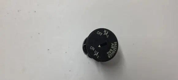 Passenger airbag on/off switch