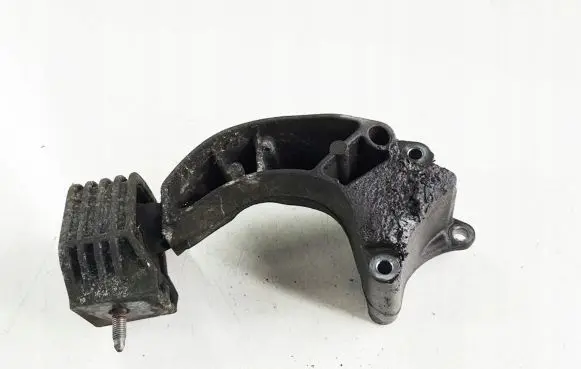 Mercedes-Benz A W169 Engine mounting bracket