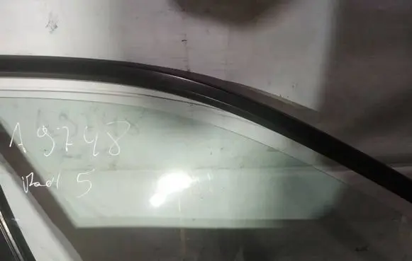 Mazda 6 Front door window glass four-door as2