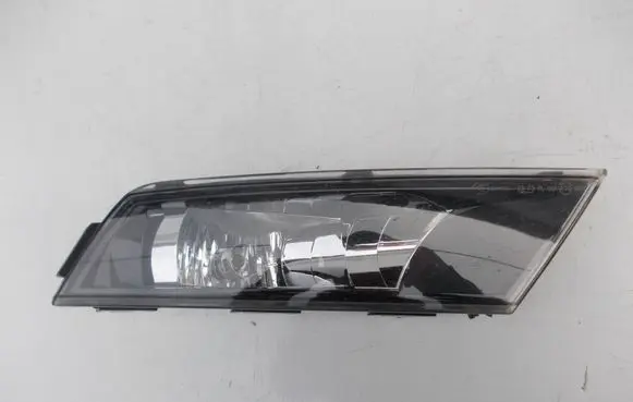 Skoda Superb B8 (3V) Front fog light 3V0941700