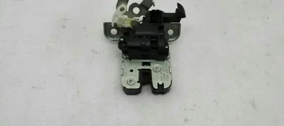 Audi A3 S3 8P Tailgate/trunk/boot lock/catch/latch 8K9827505A