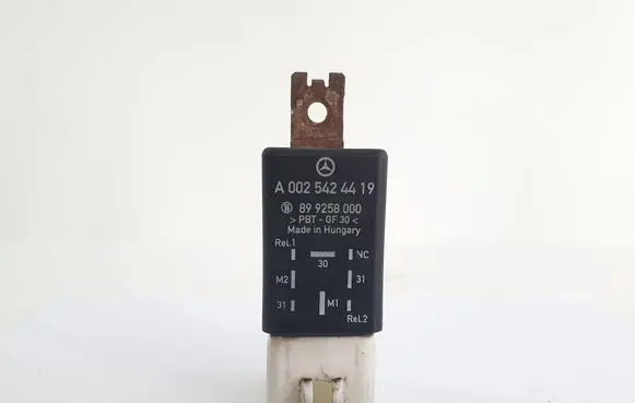 Coolant fan relay