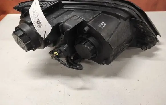 KIA Sorento Headlight/headlamp 921013E5XX