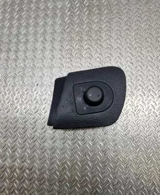 Skoda Octavia Mk1 (1U) Wing mirror switch 1U1867185B