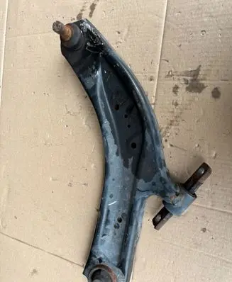 Nissan X-Trail T32 Front control arm WAHACZPRZODNISSAN