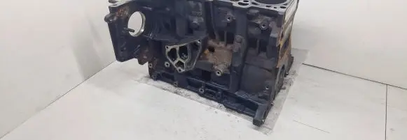 BMW 3 E90 E91 Engine block 7786664 83276437 832764371365
