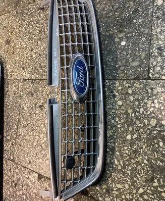 Ford Mondeo MK IV Front bumper upper radiator grill