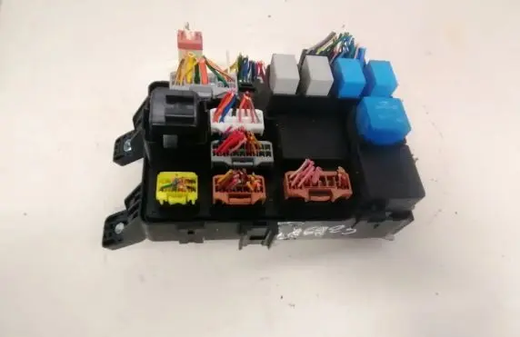 Hyundai Accent Fuse box set 919501g010 91950-1g010