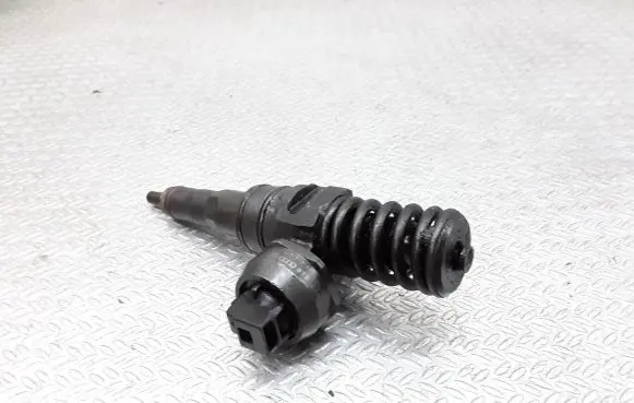 Skoda Octavia Mk2 (1Z) Fuel injector 038130073AG