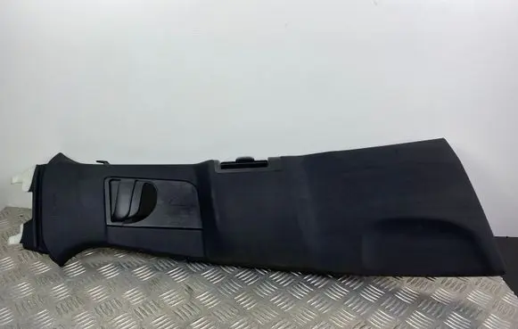 Volvo XC90 (B) pillar trim (top)
