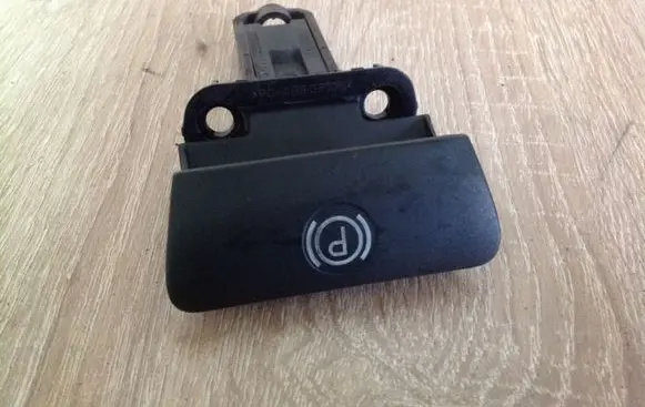 Volvo XC90 Hand brake release handle 8683963
