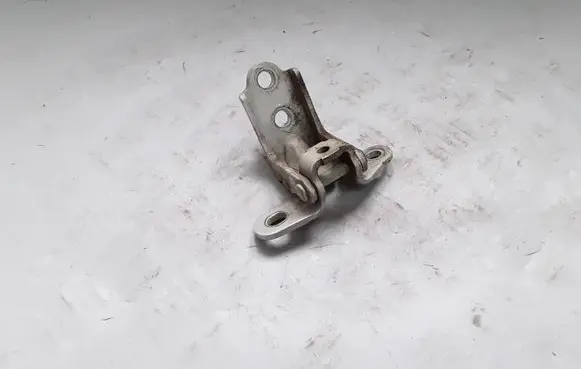 KIA Magentis Front door lower hinge A046057