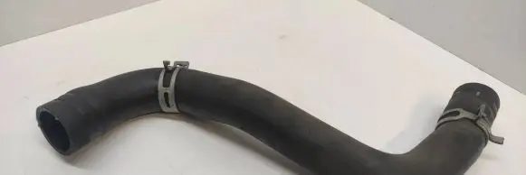 Coolant pipe/hose
