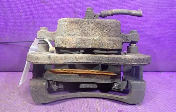 KIA Sorento Front brake caliper