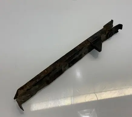 Mercedes-Benz E W211 Front bumper mounting bracket A2118801214 2118801214