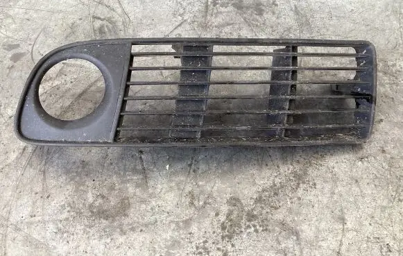 Audi A6 S6 C5 4B Front bumper lower grill 4B0807681R