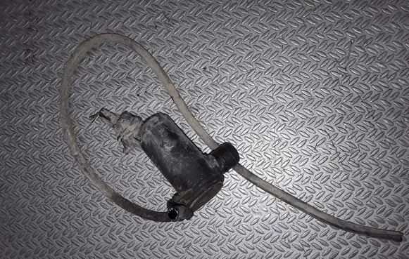 Ford Fiesta Windscreen/windshield washer pump E13021168