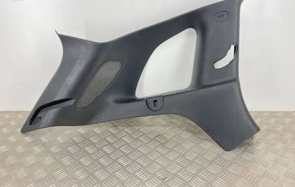 (D)pillar trim (top)