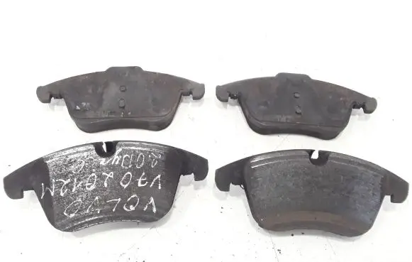 Volvo V60 Brake pads (front) 