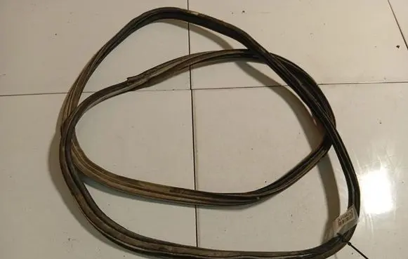 Opel Astra H Trunk rubber seal (body)
