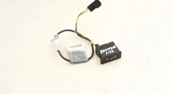 BMW 3 E90 E91 AUX in-socket connector 6930561 6940237