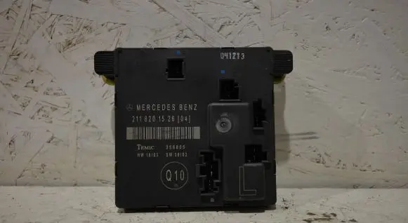 Mercedes-Benz E W211 Door control unit/module 2118201526