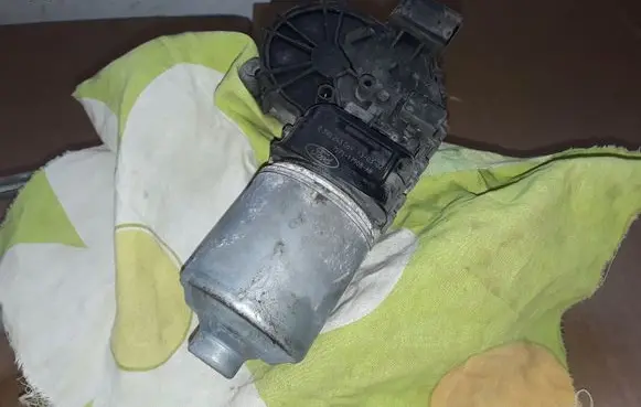 Ford Mondeo MK IV Wiper motor 7S7117508AB 0390243069