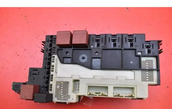 Renault Clio II Fuse box set P7700411318C