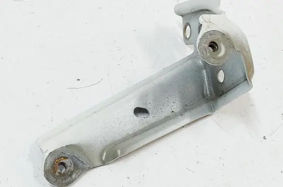 Toyota C-HR I Fender mounting bracket