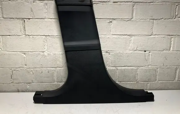 BMW 6 F06 Gran coupe (B) pillar trim (bottom) 105079512C