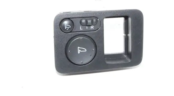 Honda CR-V Wing mirror switch M33212