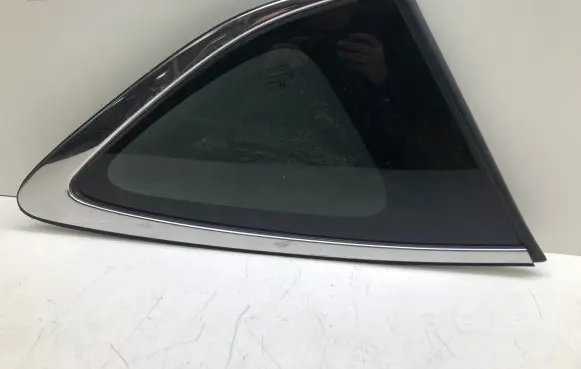 Honda CR-V Rear side window
