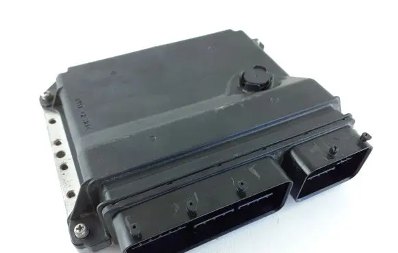 Toyota Auris 150 Engine control unit/module 8966102W60 MB2754000471