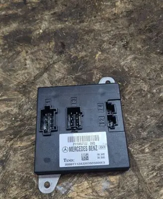 Mercedes-Benz E W211 Comfort/convenience module 2115452132