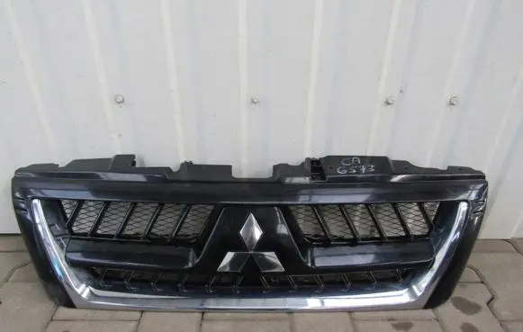 Mitsubishi Pajero Front bumper MN117713
