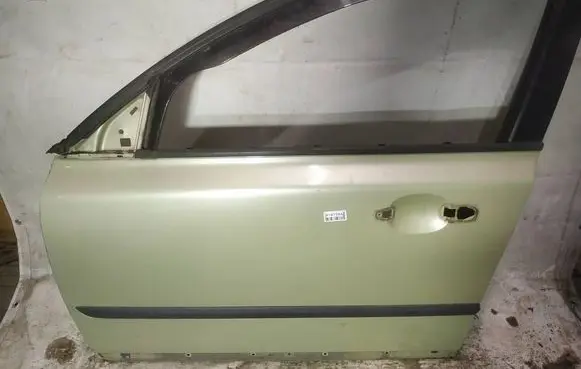 Volvo V50 Front door geltonos
