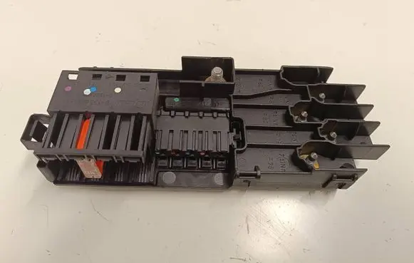 Mercedes-Benz CLS C219 Fuse module 2115452301