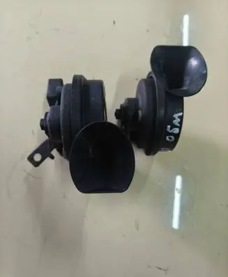 Volkswagen Polo IV 9N3 Horn signal E1000209
