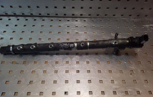 Mercedes-Benz Vito Viano W639 Fuel main line pipe A6110700395