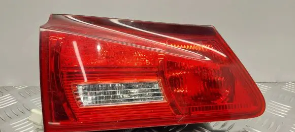 Lexus IS 220D-250-350 Tailgate rear/tail lights ICHIKOH5342 1090037