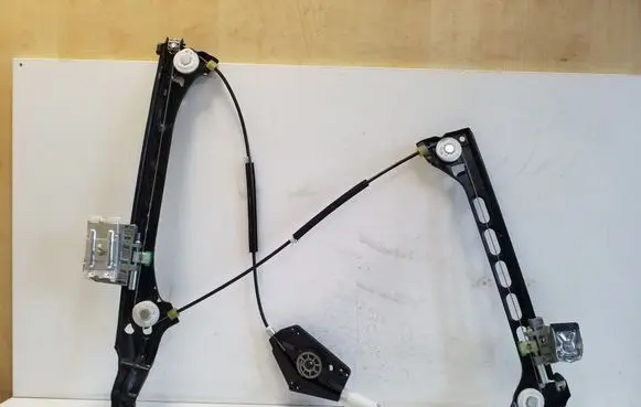 Audi TT TTS Mk2 Front door electric window regulator 8J0837462D