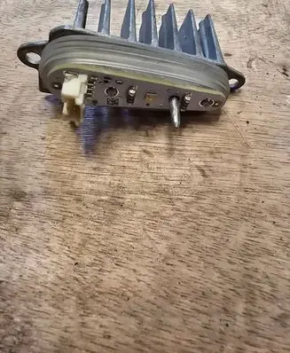 BMW 3 F30 F35 F31 LED ballast control module 1305715258