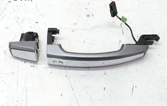 Buick Encore I Rear door exterior handle 630109302