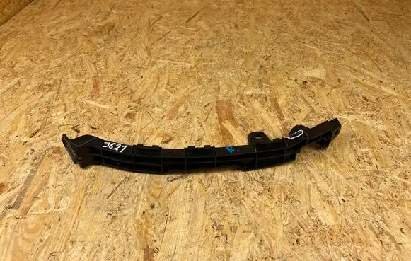 Front bumper mounting bracket
