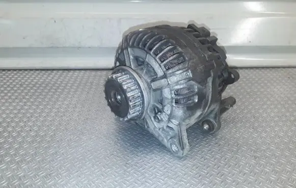 Volkswagen Touareg I Generator/alternator 070903024A 0124615031