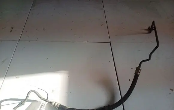Air conditioning (A/C) pipe/hose